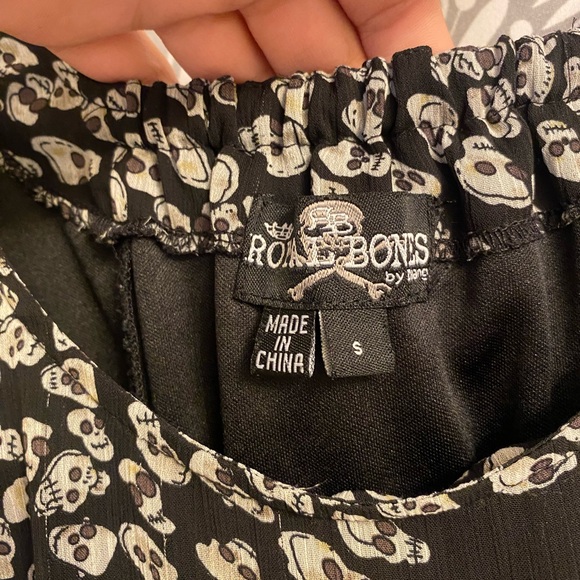 Royal Bones Skull deign dress - Picture 2 of 4